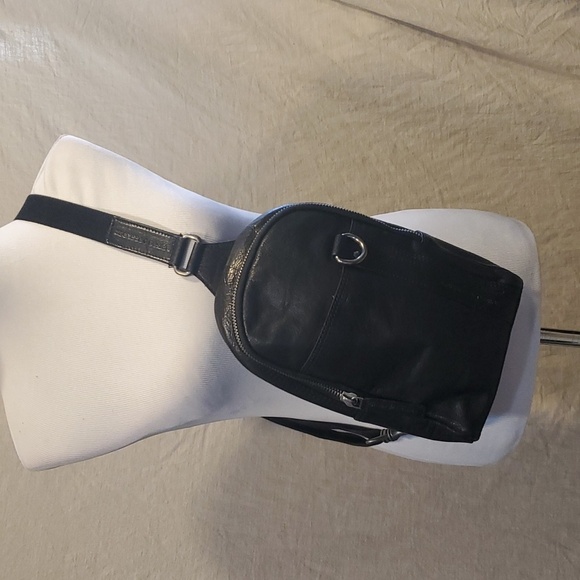 Spikes & Sparrow Black Leather Shoulder Sling Bag - Picture 2 of 7